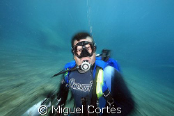 My friend Manolo. Zoomming made with lens Canon 17-40L, N... by Miguel Cortés 